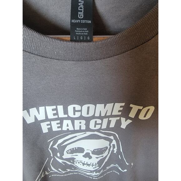 welcome to fear city t shirt size large asphalt gray - Picture 2 of 2